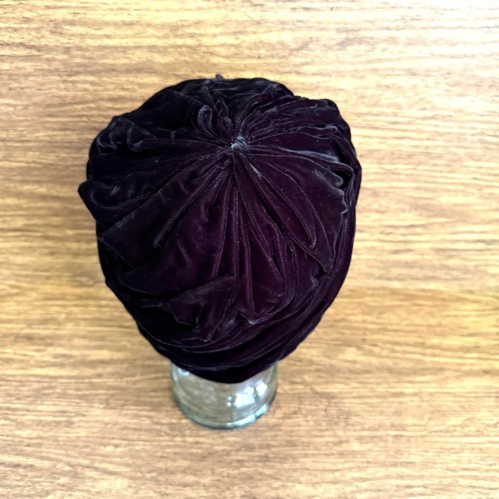 Vintage 50s Black Velvet Turban Draped Fitted Hat Film Noir Glam Art Deco OS‎